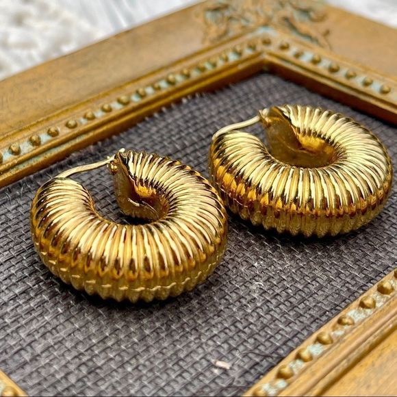 😍 LAST PAIR 😍GOLD TEXTURED HOOPS  GOLD PLATED STAINLESS STEEL ROBYN BOHO - Picture 5 of 14